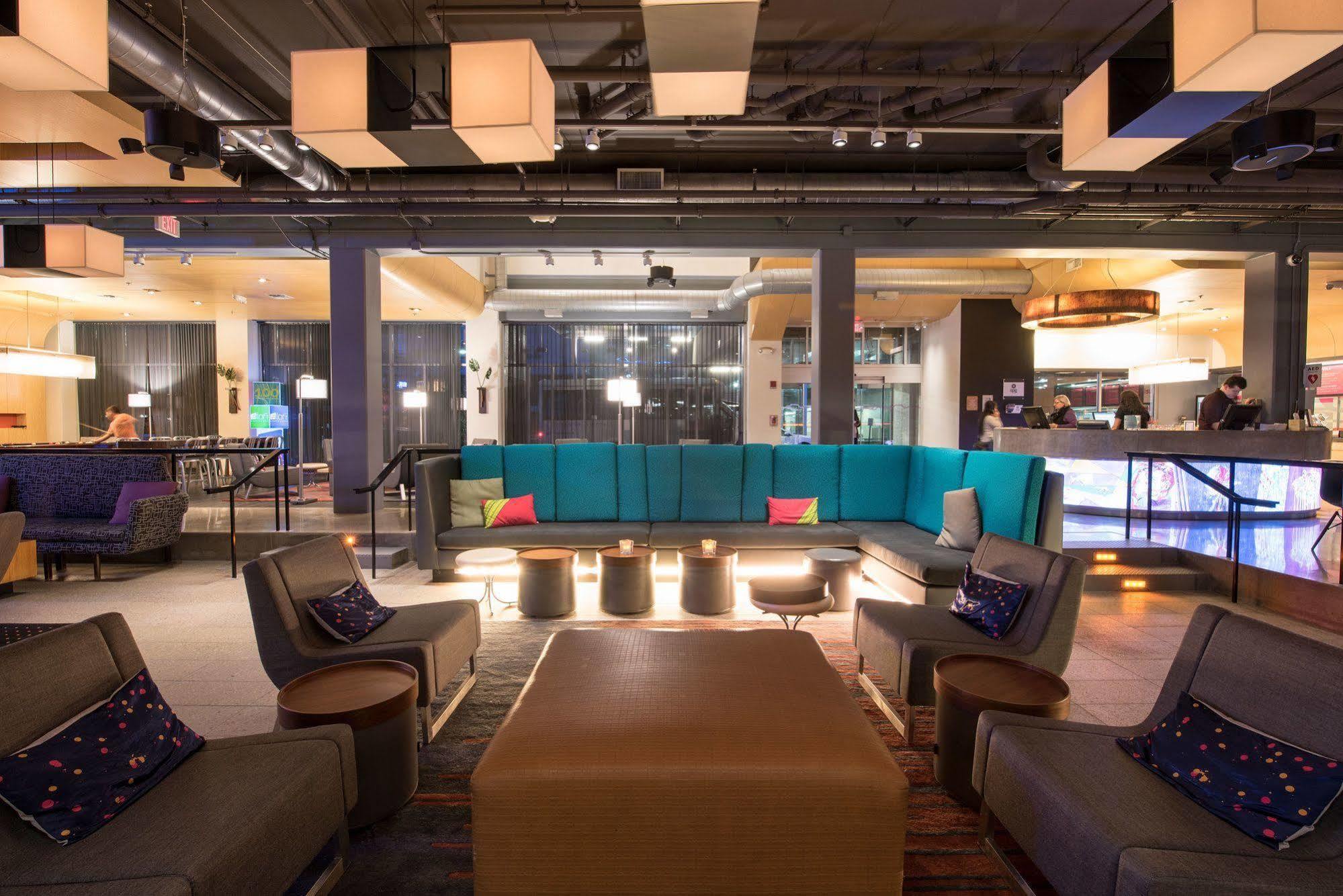 Aloft Chicago O'Hare Hotel Rosemont Exterior photo